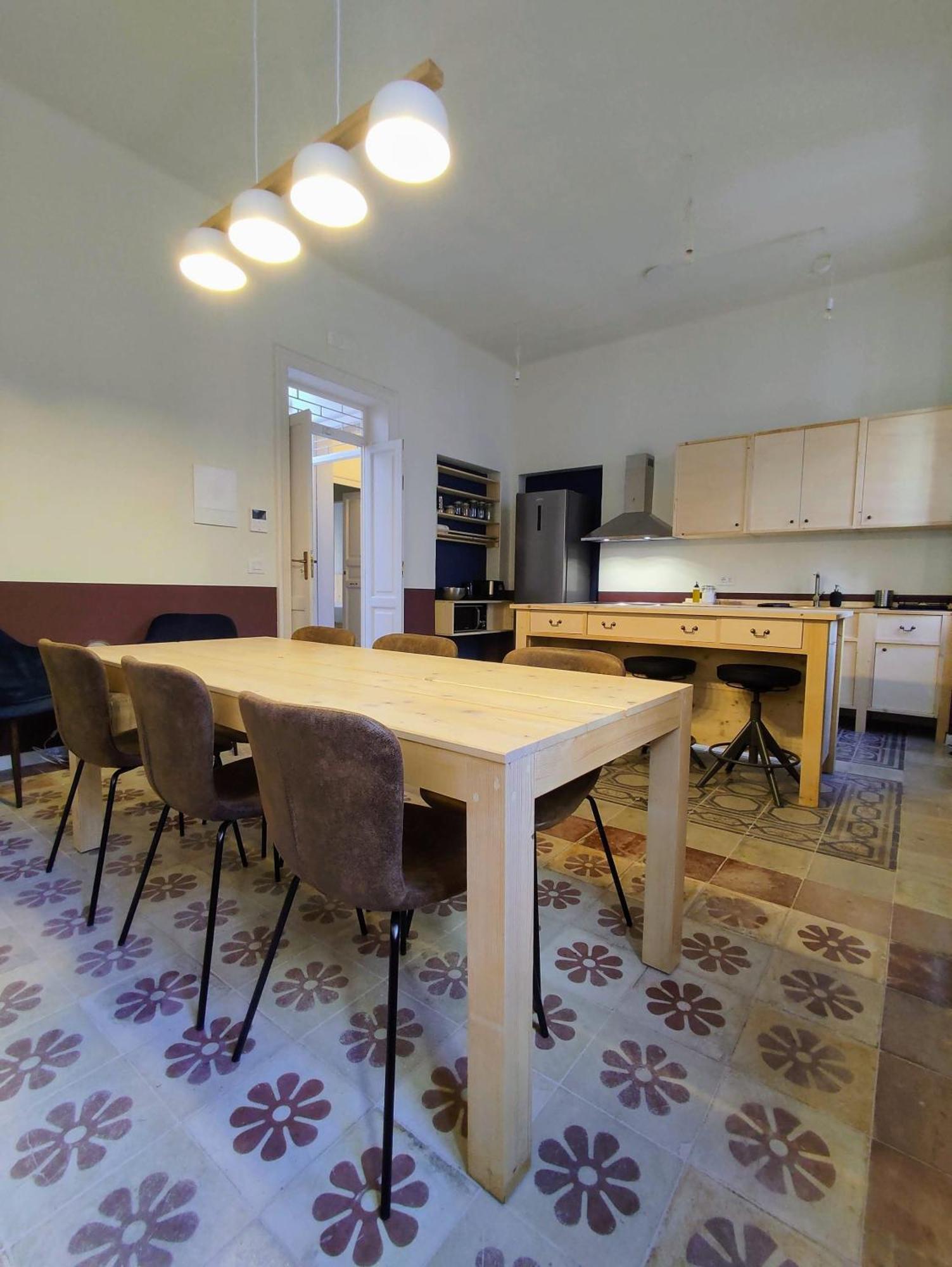 Lostabile Guesthouse & Coworking 바리 외부 사진